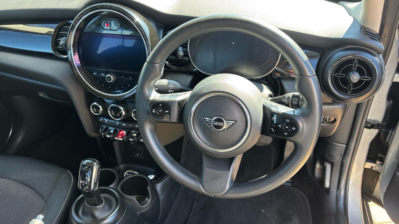 MINI Hatchback 1.5 Cooper Classic Premium 5dr Auto Petrol Hatchback
